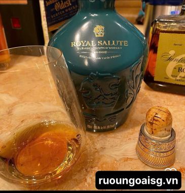Royal Salute 26 năm - Rượu Chivas 26 năm