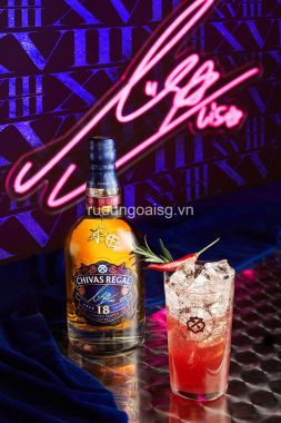 Chivas 18 Năm LISA Limited Edition
