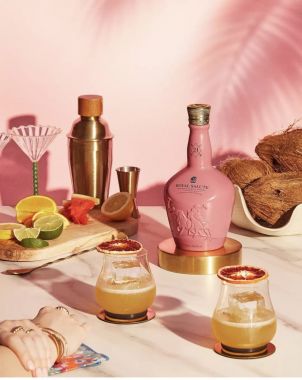 Rượu Whisky Royal Salute 21 Year Old Miami Polo Edition - CHIVAS hồng