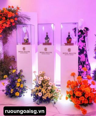 Rượu Whisky Royal Salute 21 Year Old Richard Quinn Trăm Hoa Phiên Bản Hộp Quà Tết Chivas 2024