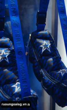 Johnnie Walker Blue Label Ice Chalet 2025