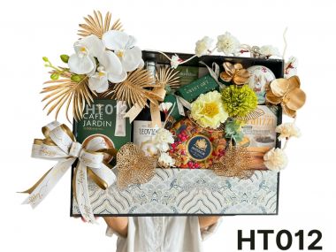 GIỎ QUÀ TẾT BÁNH KEỌ NHẬP 2025 bk25-04 -RƯỢU NGOẠI SG