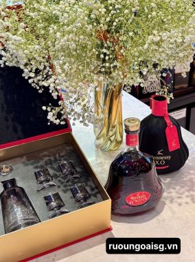 Hennessy XO LIMITED EDITION FROM TAIWAN