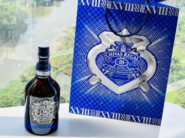 Chivas 18 Năm Blue - Hộp Quà Tết 2024
