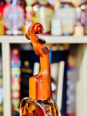 Đàn violin Suntory VSOP 70cl