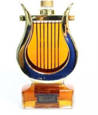 Suntory Special Reserve Whisky chai đàn Harp 43%vol 600 ml