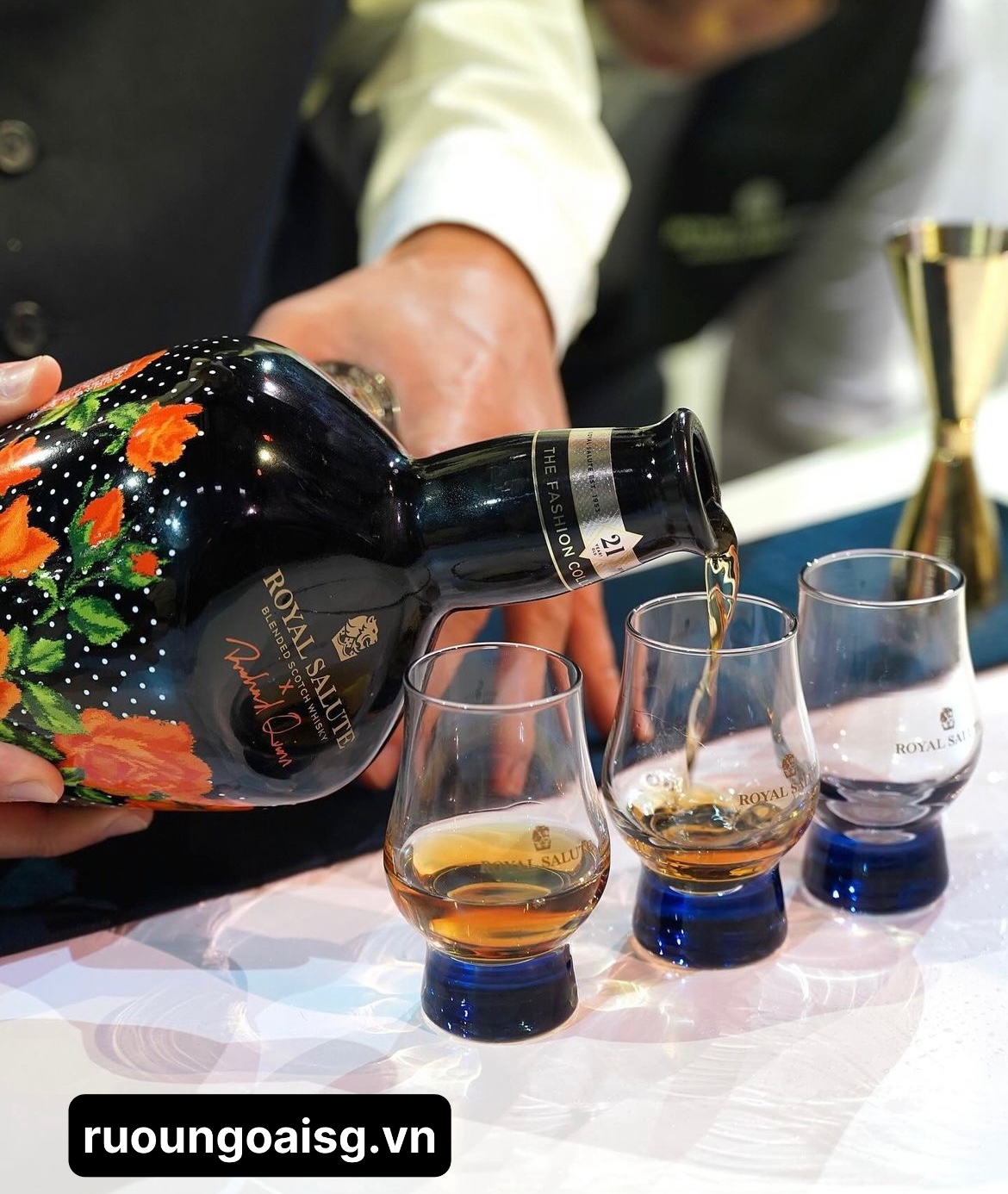 Chivas 21 Richard Quinn Roses Edition II