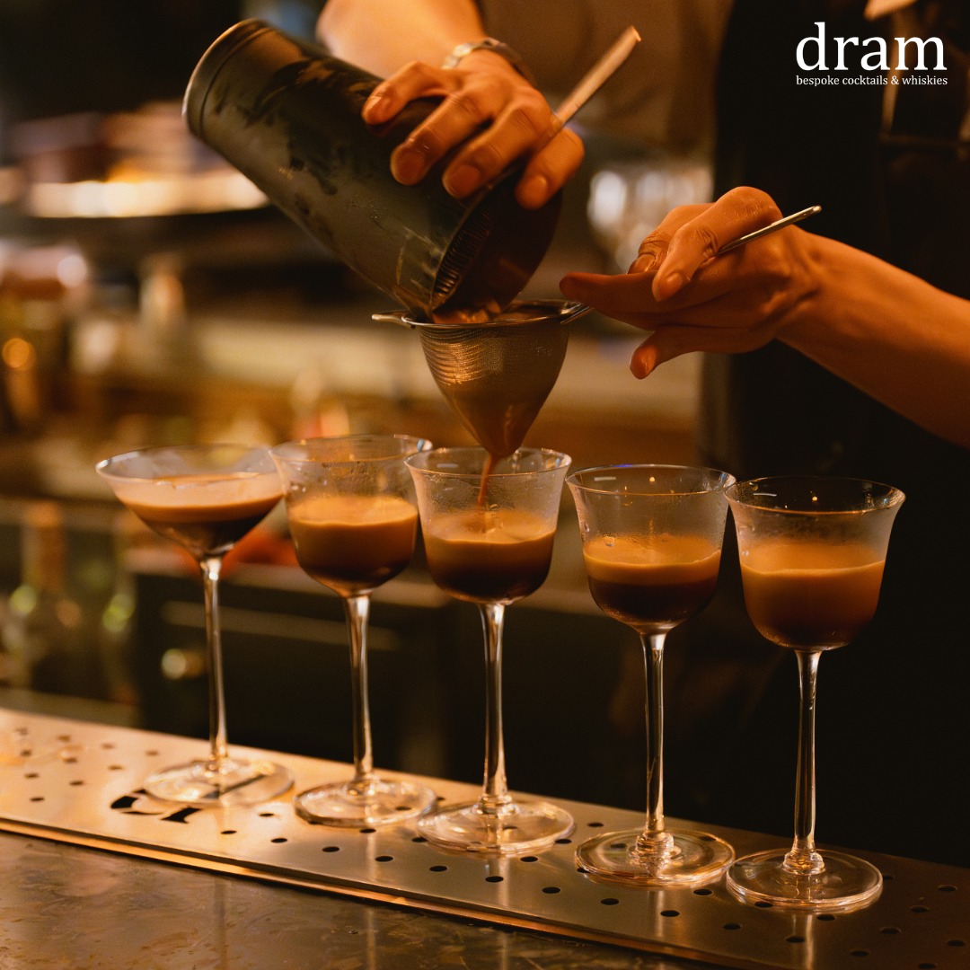 Để nâng cao trải nghiệm rượu của những thực khách, Ruoungoaisg.vn muốn gợi ý một địa điểm Chill tọa lạc ngay Quận 2 đó là Dram Bar .