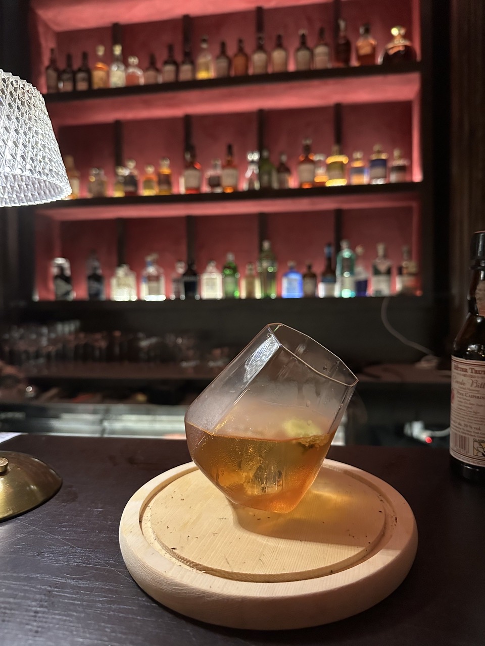 kh&ocirc;ng gian quầy bar house of merlin