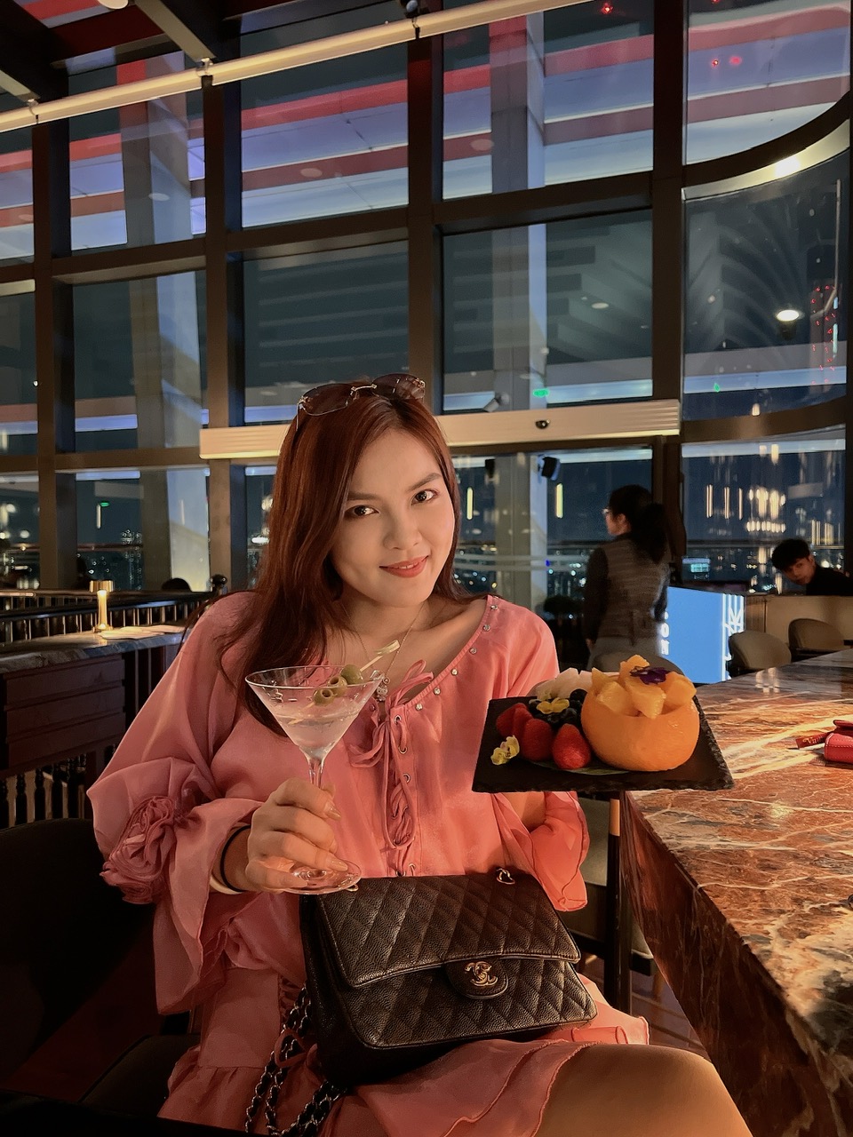 Song Bar tại Hilton: Điểm Đến Sang Trọng Cho Trải Nghiệm Thư Giãn Tuyệt Vời