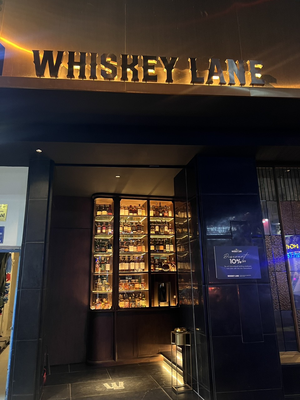 Bar Whiskey Lane: Điểm Đến Lý Tưởng Cho Tín Đồ Rượu Whisky