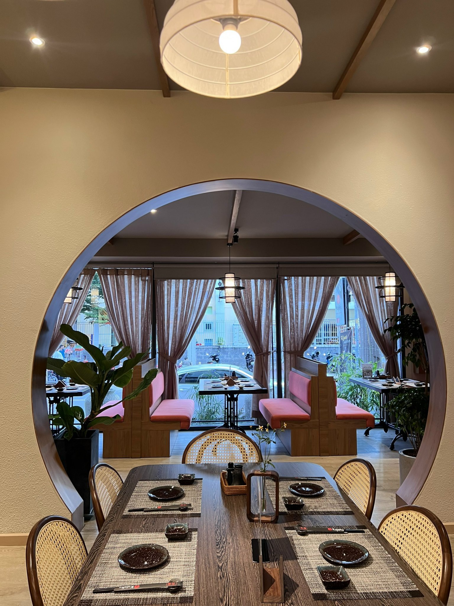 Kh&aacute;m Ph&aacute; Kujaku Sushi: Điểm Đến Ẩm Thực Nhật Bản Tại TP. Thủ Đức