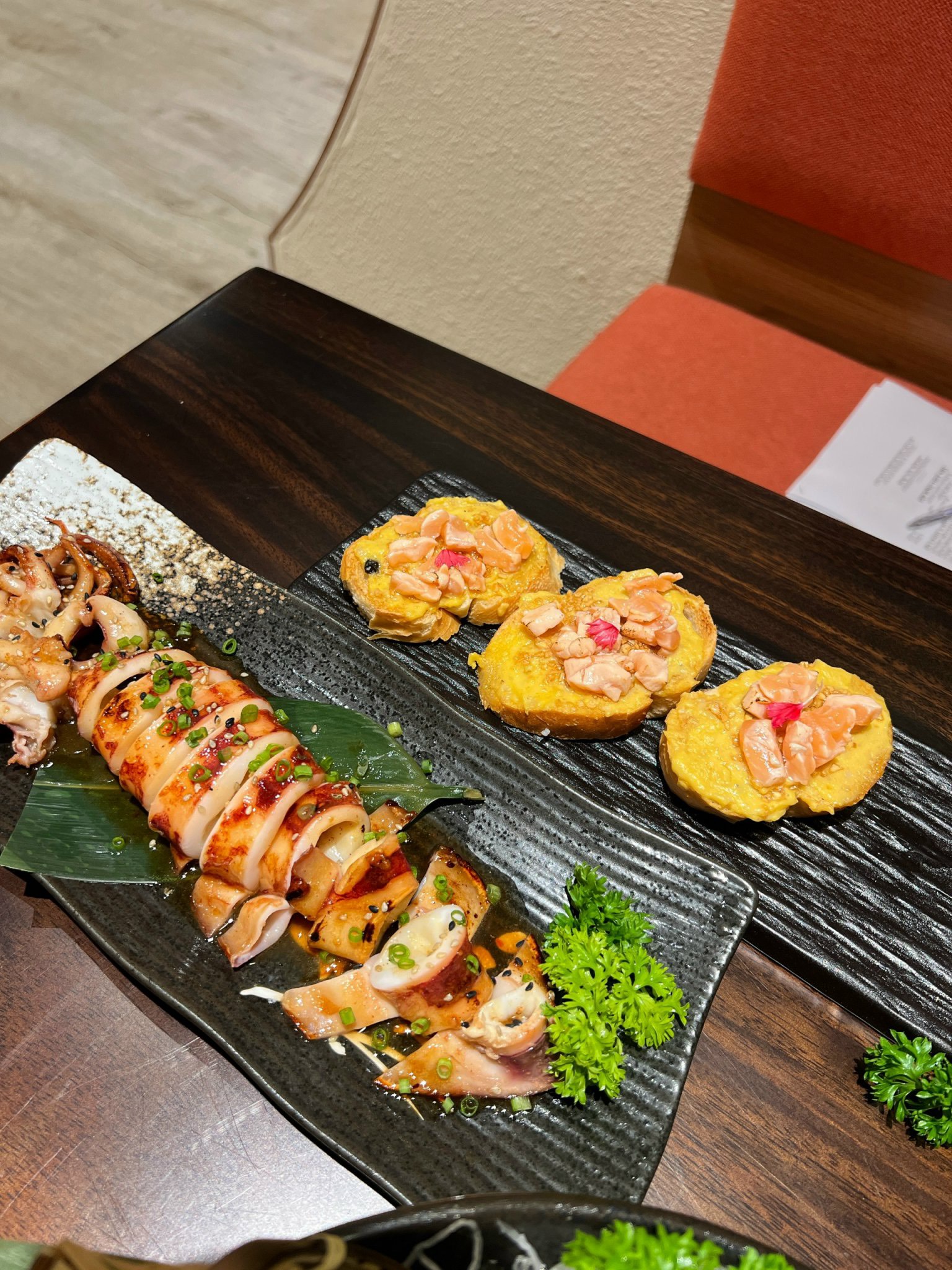Kh&aacute;m Ph&aacute; Kujaku Sushi: Điểm Đến Ẩm Thực Nhật Bản Tại TP. Thủ Đức