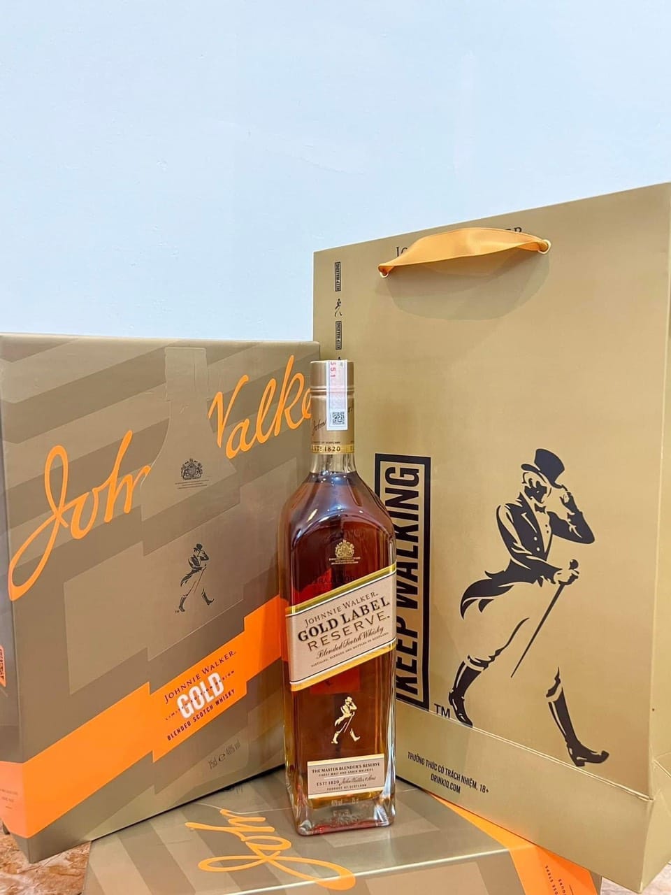 Johnnie Walker Gold Label - Hộp Quà Tết 2024
