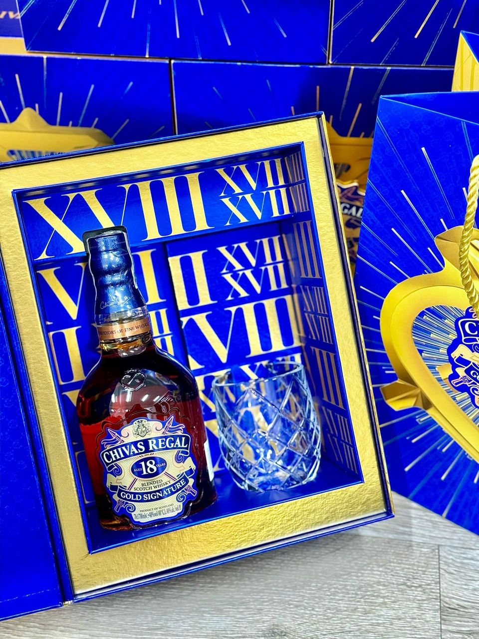 Chivas 18 Năm - Hộp Quà Tết 2024