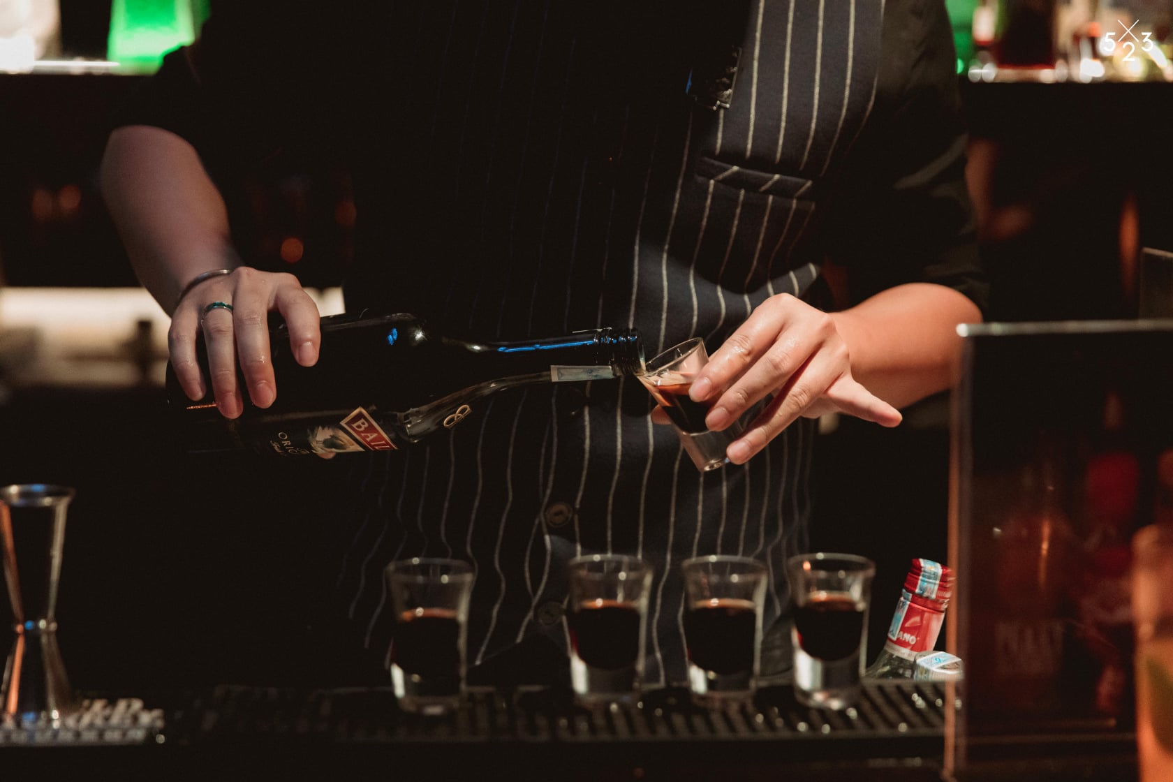 BAR &ndash; NƠI CH&Agrave;O Đ&Oacute;N NHỮNG KẺ C&Ocirc; ĐỘC, TH&Iacute;CH HO&Agrave;I NIỆM