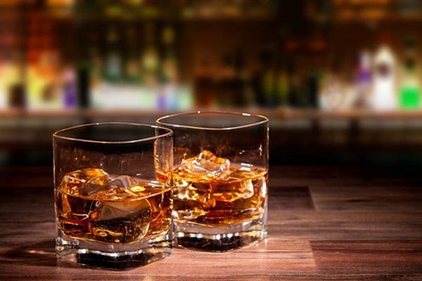 ĂN GÌ HỢP VỚI WHISKY
