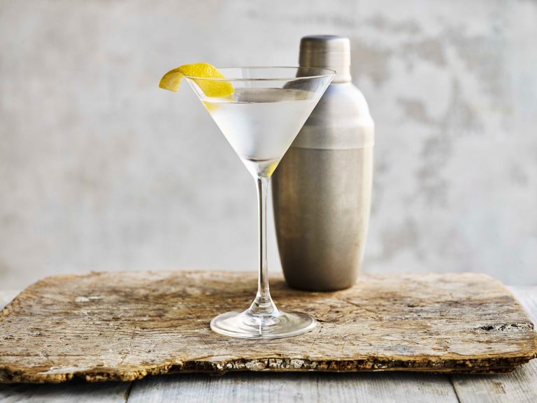 C&Aacute;C LOẠI COCKTAIL M&Agrave; NAM GIỚI N&Ecirc;N THỬ MỘT LẦN TRONG ĐỜI