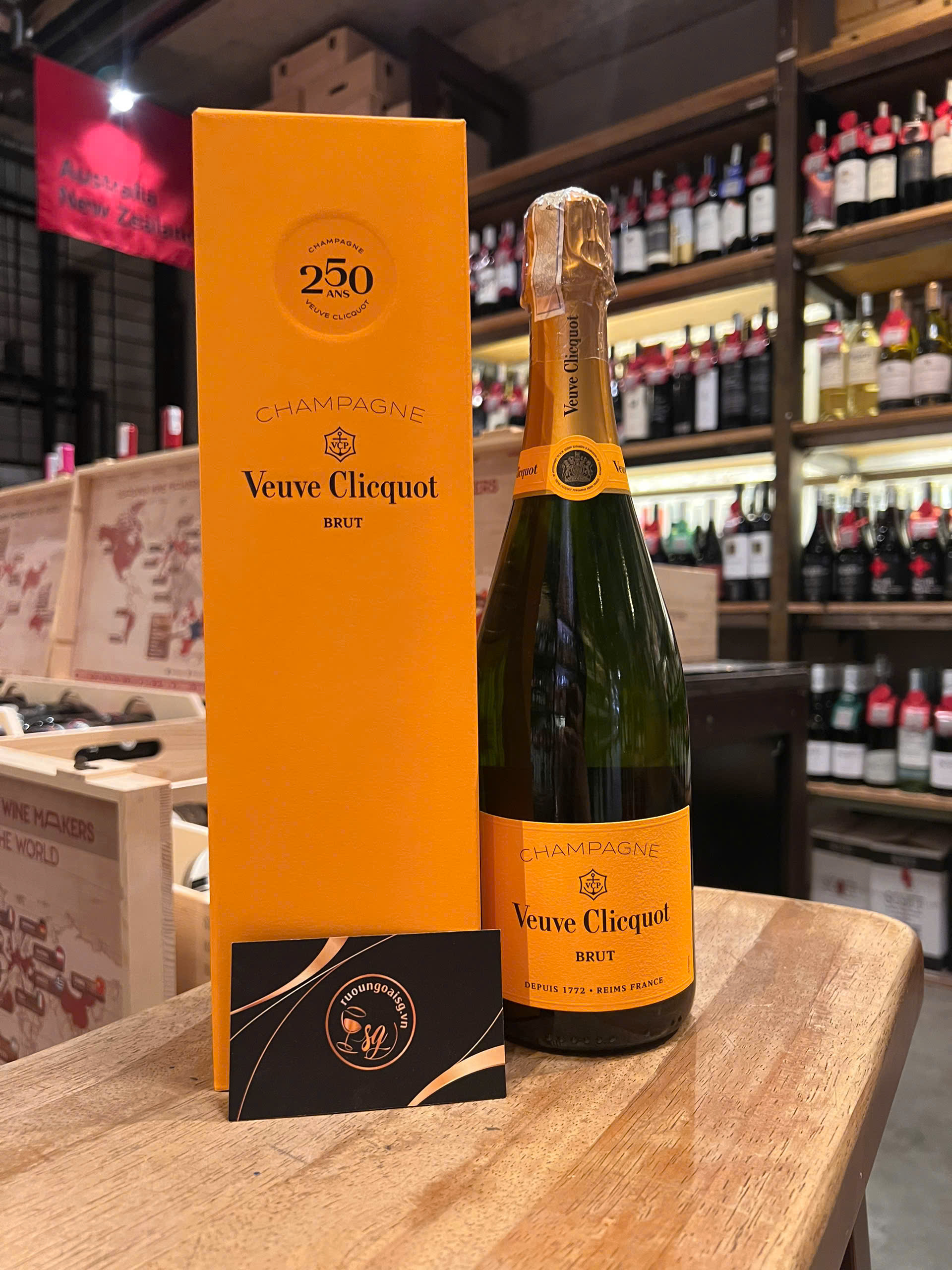 Champagne Veuve Clicquot Brut Yellow - Vàng