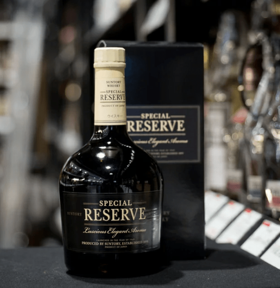 Suntory 10 Năm Special Reserve Whisky